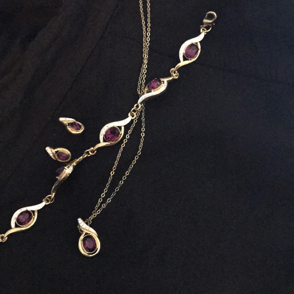 Amethyst color gold tone necklace set